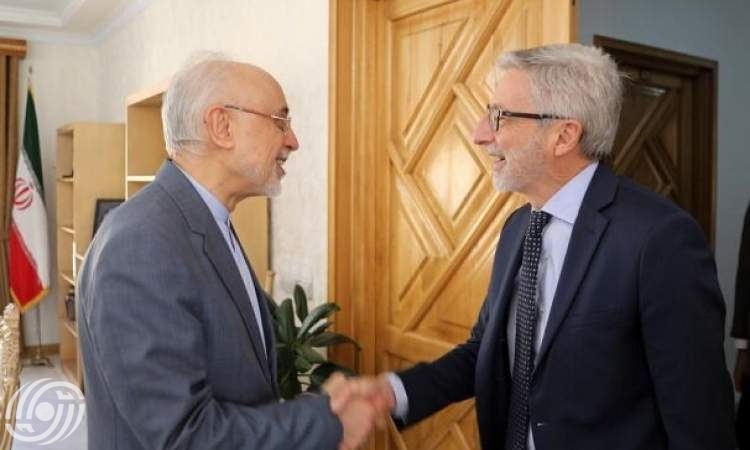 السفير الفرنسي يلتقي رئيس مؤسسة الدراسات الإيرانية السفير الفرنسي يلتقي رئيس مؤسسة الدراسات الإيرانية